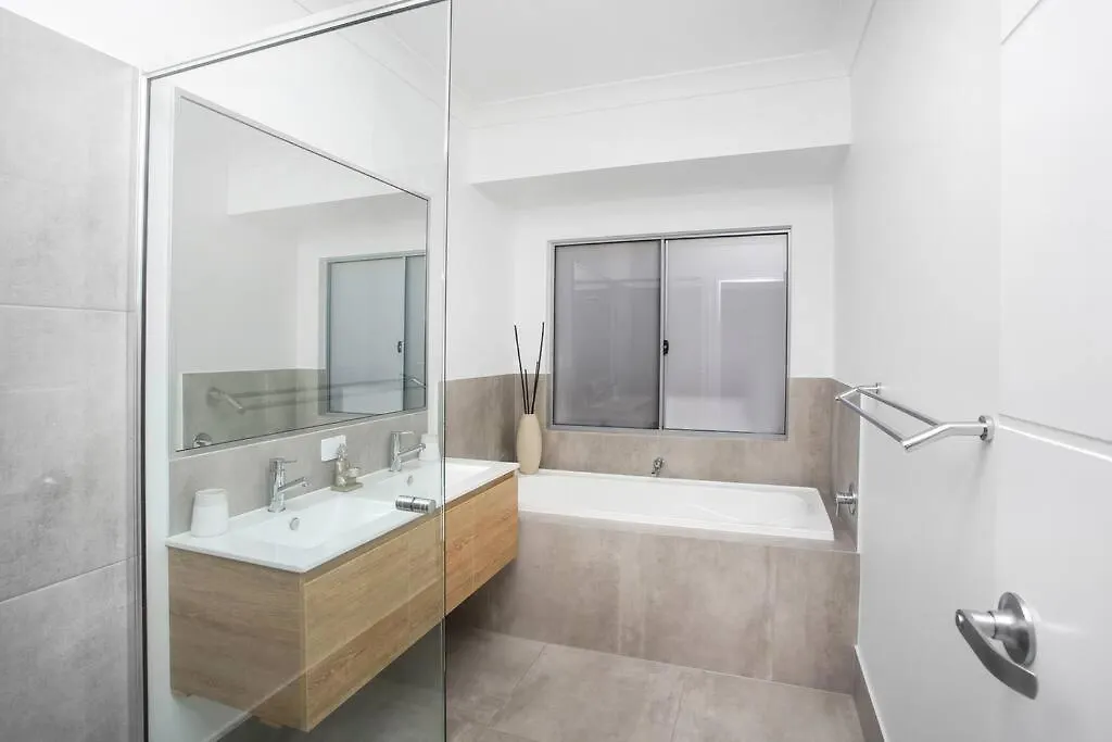 Semesterbostad Seaside Heated Pool 3 Bedroom Palm Cove