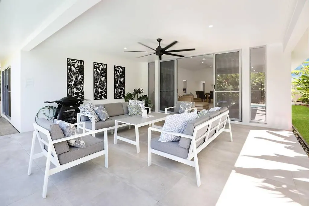 Seaside Heated Pool 3 Bedroom Palm Cove 0*,